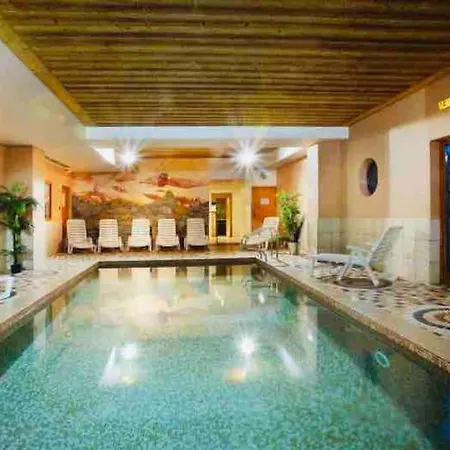 Oz En Oisan 6-8 Pers Des Neiges Piscine -sauna